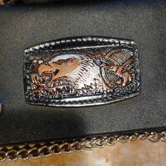 Leather wallet with colored embossed eagle - Picture 2 of 2
